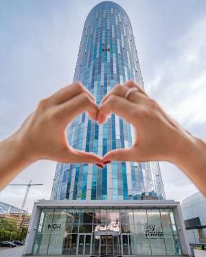 Pe 24 februarie - de Dragobete - SkyTower sărbătoreşte iubirea prin lansarea a 1.000 de baloane roşii biodegradabile